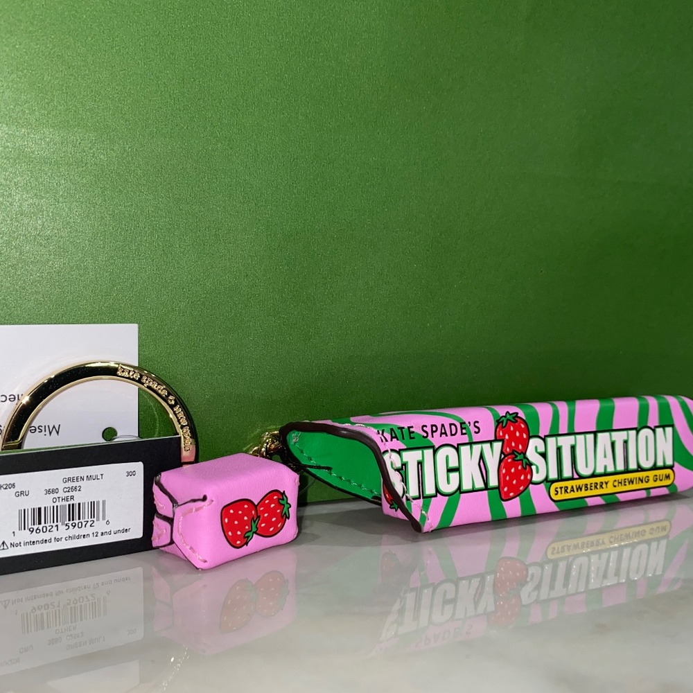 Kate Spade treat yourself bubble gum bag charm - Picture 9 of 10